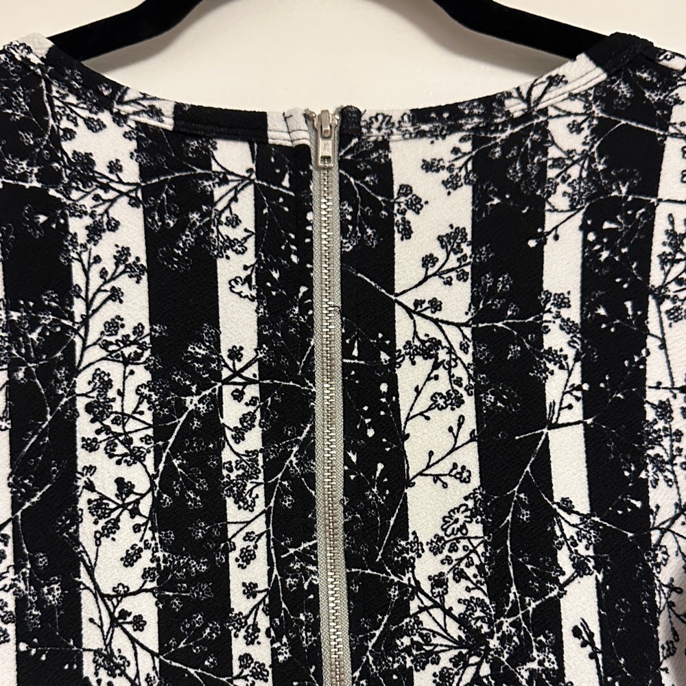 LuLaRoe Black & White Midi Dress – Short Sleeve, Stylish & Versatile - Picture 6 of 6